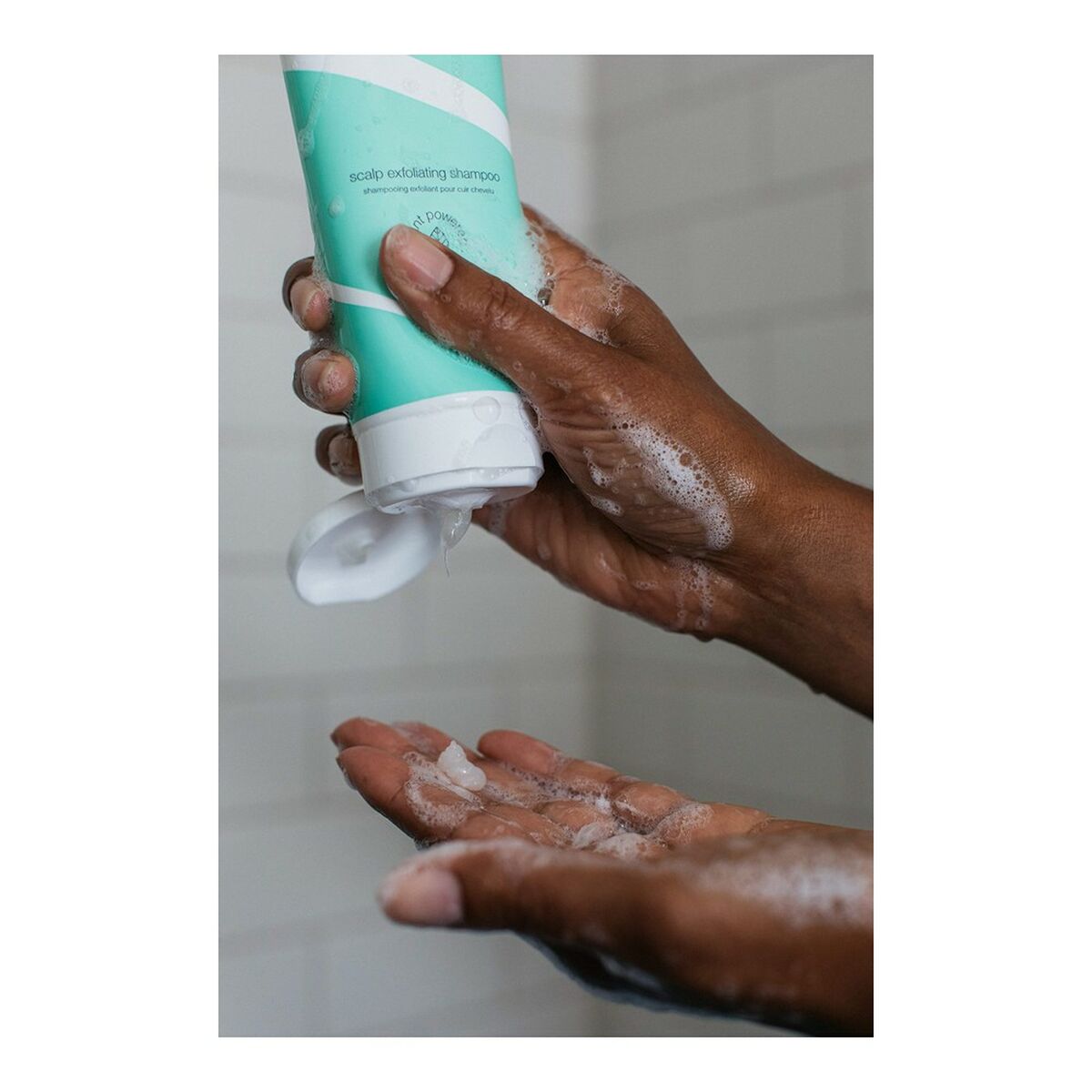 Kuoriva shampoo Bouclème Curls Redefined 250 ml